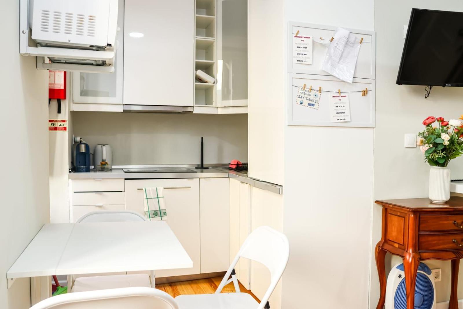Residencia Queiros - Apartamento T1 Lisboa Eksteriør billede