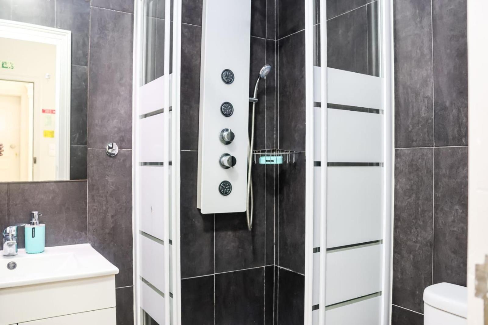 Residencia Queiros - Apartamento T1 Lisboa Eksteriør billede